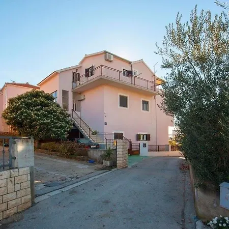 Brodarica Apartment *