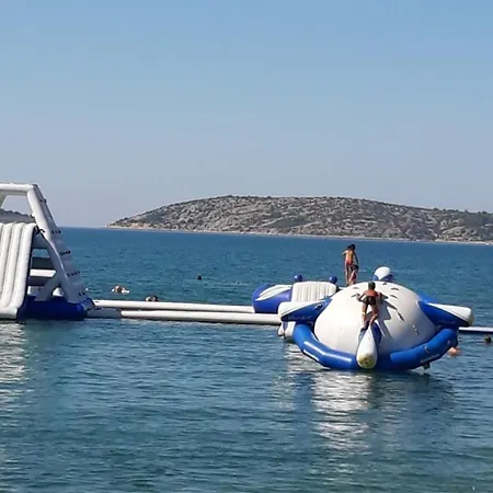 شقة Brodarica شيبينيك