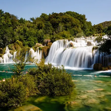 Brodarica شيبينيك