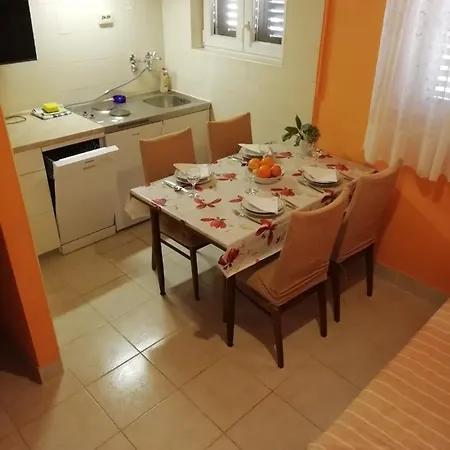 Apartment Brodarica *