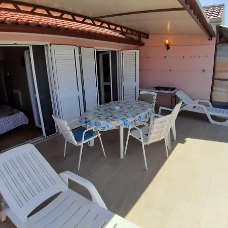 Brodarica شيبينيك