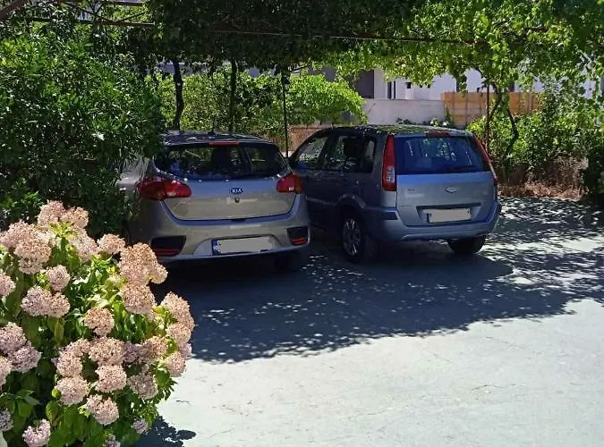 Brodarica * Šibenik